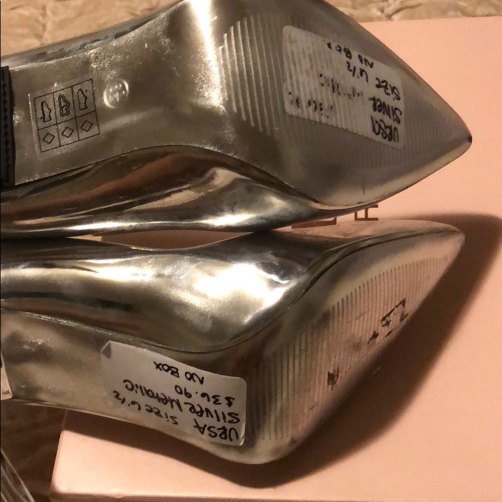 Heels - Picture 5 of 5